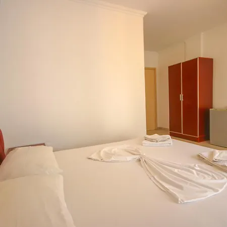 Aparthotel Hibiscus & Breakfast, *