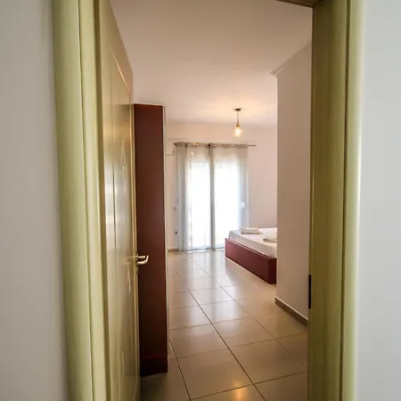 Aparthotel Hibiscus & Breakfast, Himare