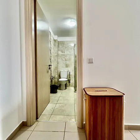 Hibiscus And Breakfast , 3*