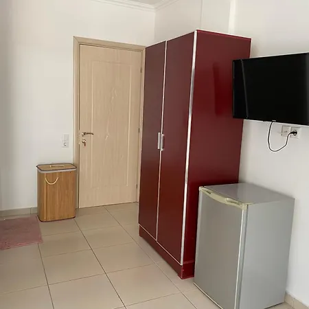 Hibiscus And Breakfast , 3*