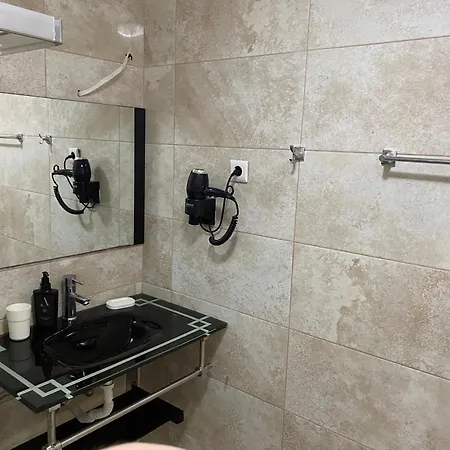 Апарт-отель Hibiscus And Breakfast , Химара