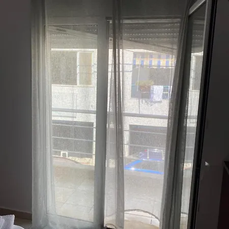 Hibiscus And Breakfast , 3*