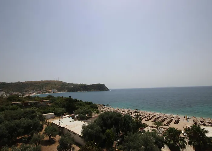 Lejlighedshotel Hibiscus And Breakfast , Himarë