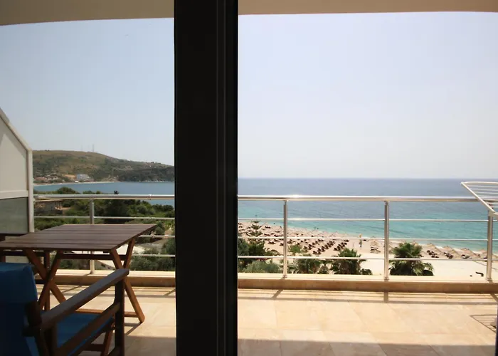 Hibiscus And Breakfast , Himare