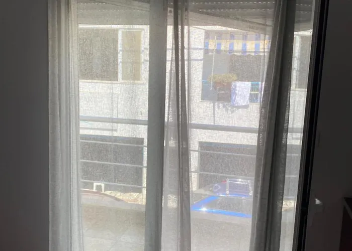 Hibiscus And Breakfast , 3*