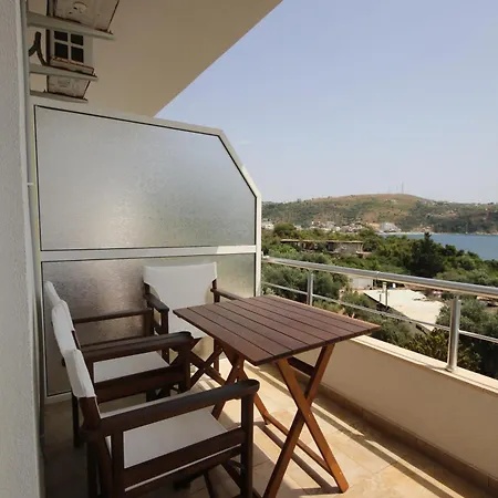 Hibiscus Accommodations , Himare Himare