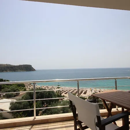 Hibiscus Accommodations , Himare Lägenhetshotell