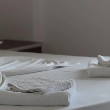 Hibiscus Accommodations , Himare Lägenhetshotell Himare