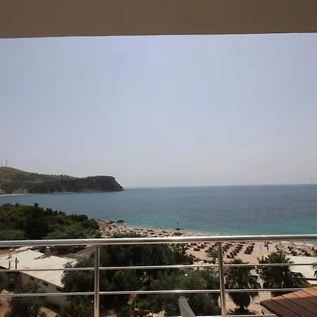 Hibiscus Accommodations , Himare Lägenhetshotell
