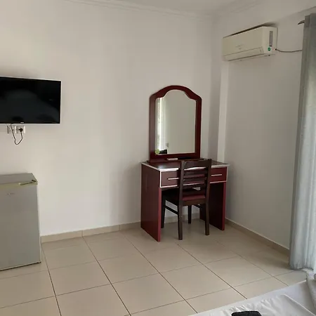 Lägenhetshotell Hibiscus Accommodations , Himare