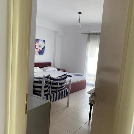 Lägenhetshotell Hibiscus Accommodations , Himare Himare